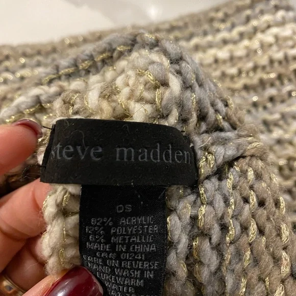 Steve Madden hat & scarf - Picture 3 of 4